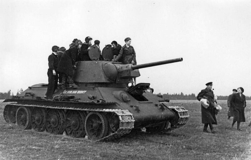 Пионеры на танке Московский пионер, 2 ноября 1942