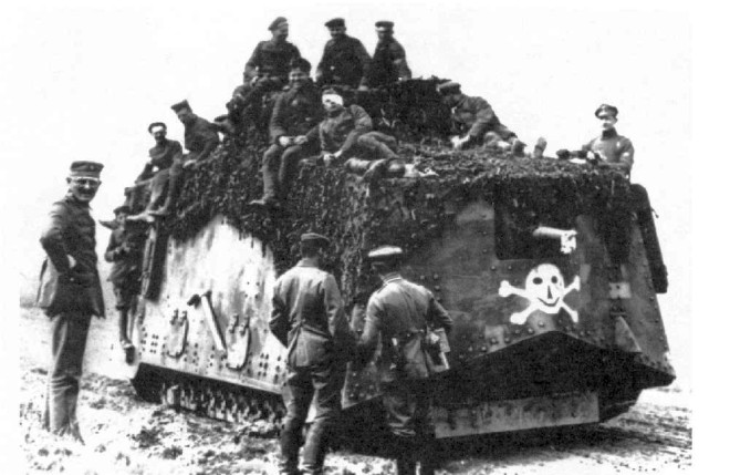 Германский танк A.7.V череп танкиовые сражения 1мв