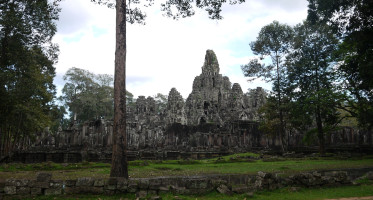 foto photo фото Ta Keo (tempio-montagna) in Angkor (Cambogia), probabilmente il primo ad essere stato costruito totalmente in arenaria dai Khmer.
