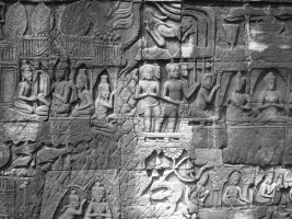 foto photo фото Angkor Thom - I bassorilievi con scene dell'antica Khmer-life.