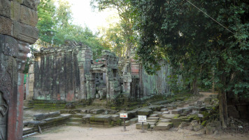 Angkor antes e apos a restauracao