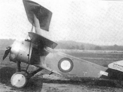 Pesawat pejuang Sopwith Tri-plane