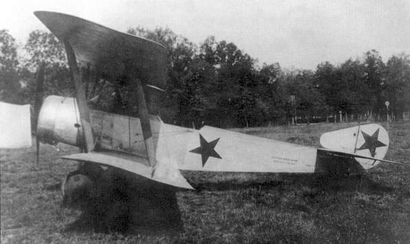 two-seater biplane tractor multi-role aircraft was armed with two machineguns (a synchronised one + a rear turret) and up to 100 kg of bombs